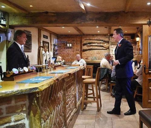 neno天津酒吧吃瓜,揭秘网红酒吧的吃瓜现场